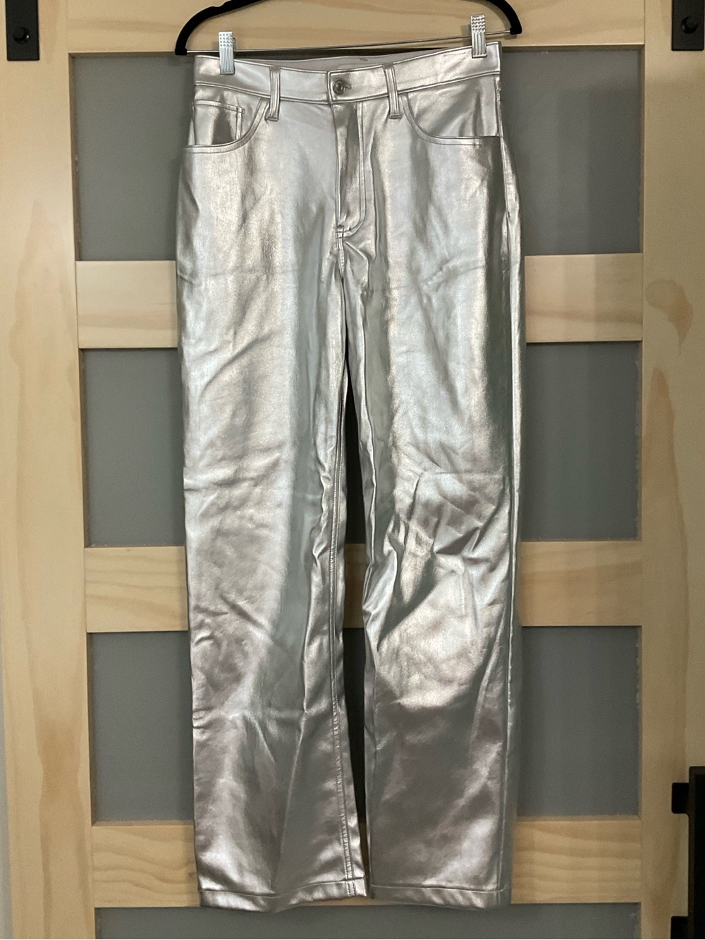Abercrombie Curve Love 90s Relaxed High Rise Silver Metallic Jeans 28